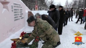 В Магадане полицейские приняли участие в мероприятии, посвященном Дню неизвестного солдата