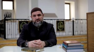 Можно ли здороваться с женщиной за руку?