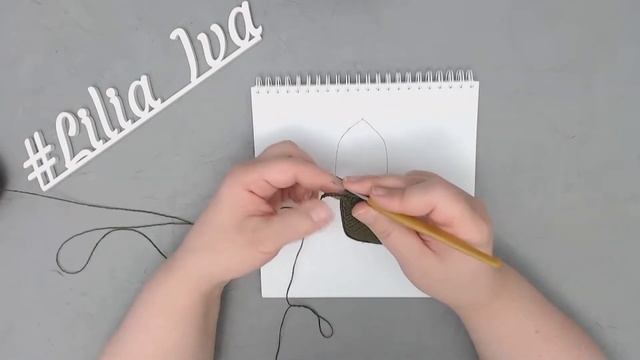 Вяжем крючком лист груши и вышиваем улыбку смотреть онлайн