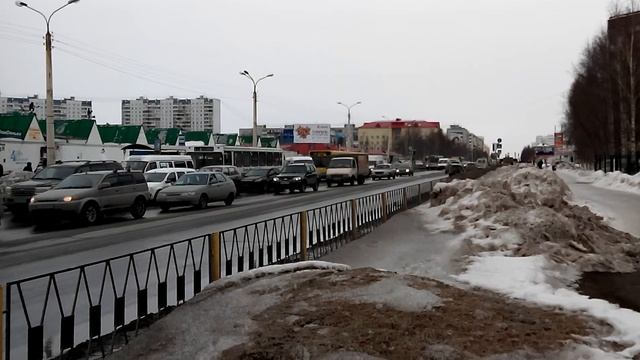 Пробка на новом сфетоворе ул. Мира - ул. Чапаева не в Час пик!! смотреть онлайн