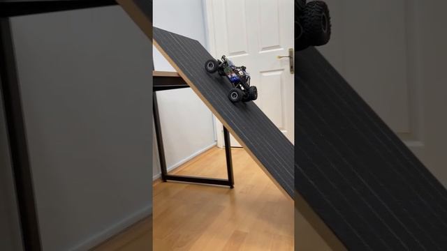 1/16 RC Rock Crawler under $100 - Kyamrc KY-2817a смотреть онлайн