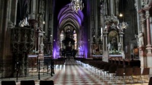 Der Stephansdom am Karsamstag.