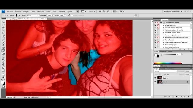 Video tutorial Photoshop - pasar a blanco y negro dejando una zona en color смотреть онлайн