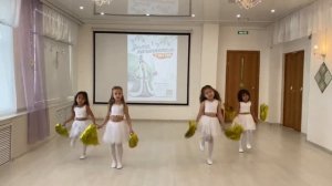 Танец «Новогодние хлопушки»