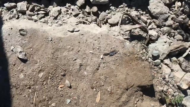 добываем металл, в заброшке, для сдачи в металолом смотреть онлайн