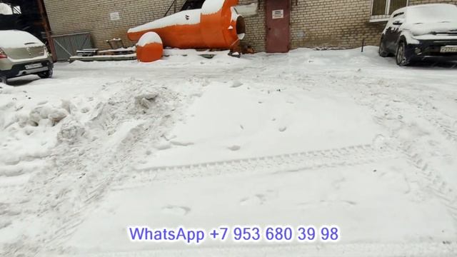 Уборка снега минипогрузчиком. Первый день зимы. смотреть онлайн