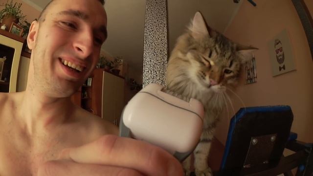 ПАРЕНЬ ПРОБУЕТ ЭПИЛЯЦИЮ! Нашел дома эпилятор! Удаление волос на груди.