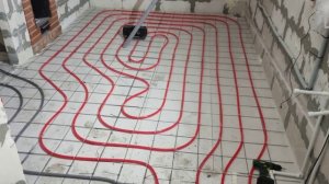 Монтаж теплого водяного пола в бане.