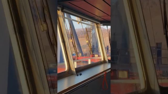 MOVING A 25T HAPAG LLOYD AG CONTAINER | Container's Channel смотреть онлайн