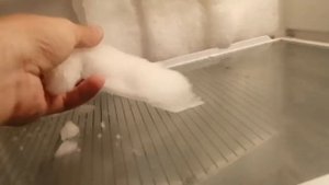 Лёд на задней стенке холодильника https://74rbt.ru/