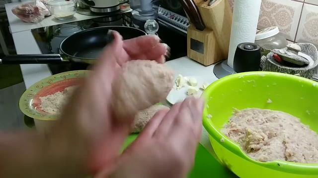 Как сделать КУРИНЫЕ КОТЛЕТЫ чтобы они были ароматные,аппетитные и очень сочные! смотреть онлайн