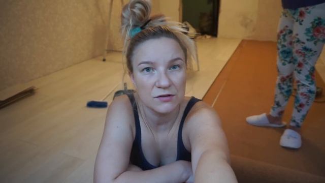 ВЛОГ:  26.07.18 Ремонт в спальне, ЦЕНЫ, проблемы, кладем ламинат ,обои смотреть онлайн