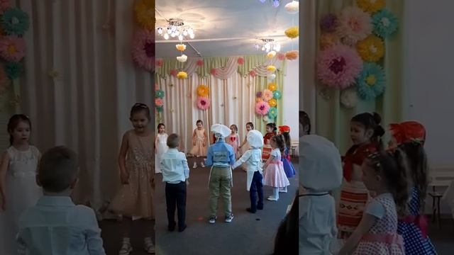 хоровод поварят смотреть онлайн