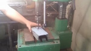 Сверлильный станок с двигателем от стиральной машины, испытания!