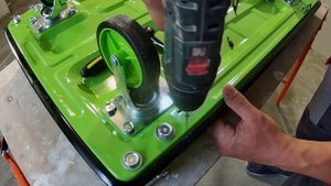 Как выкрутить обломанный болт!