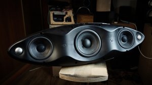 Что внутри B&W Zeppelin?