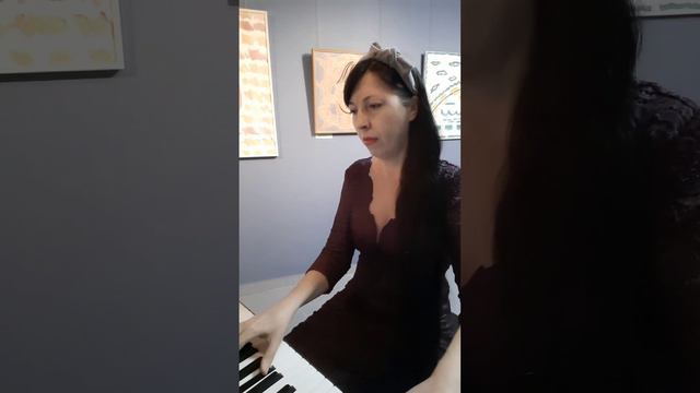 Софья Шесталова поет старинный русский романс "Жалобно стонет..." . смотреть онлайн