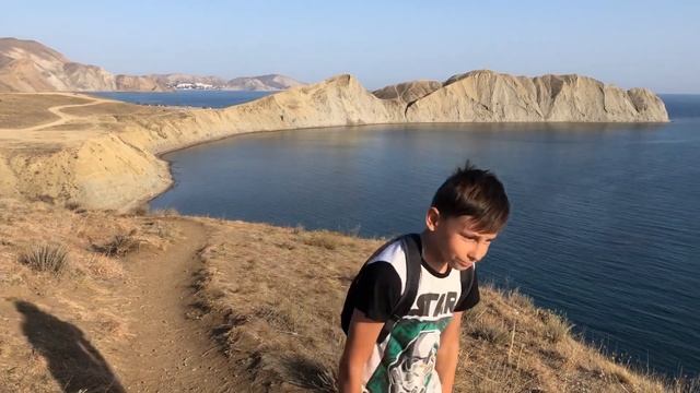 Мыс Хамелеон, Крым. Виды - огонь!!! Пляж Золотые пески в Феодосии. Пляж Коктебель. Конец сентября. смотреть онлайн