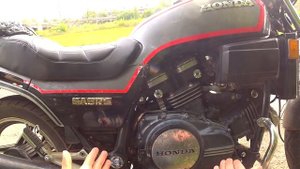 HONDA SABRE 750. 1985 ГОДА.НЕВЕРОЯТНО НО ОН ВСЕ ЕЩЕ ЖИВ.САМЫЙ БЕССМЕРТНЫЙ МОТОЦИКЛ