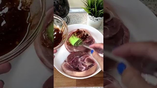 Как вкусно приготовить стейк из рульки? Все соседи просят рецепт!!!