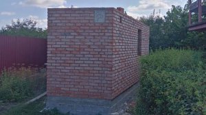 Погреб с винтовой лестницей. "Армянские" леса.