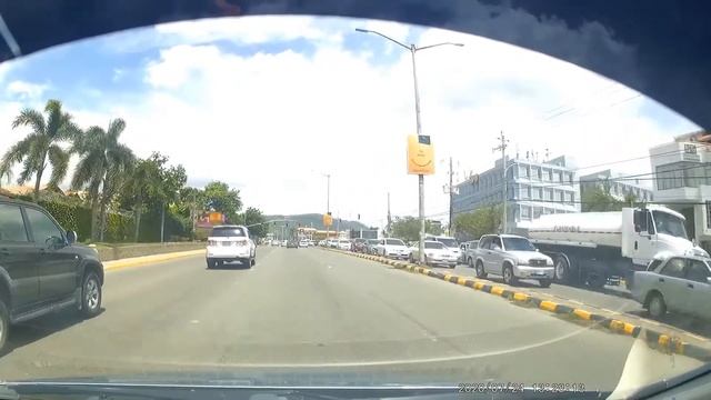 Nissan Tiida Driver in New Kingston... смотреть онлайн