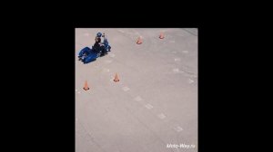 Мотоджимхана на большом и тяжелом мотоцикле - это очень красиво!