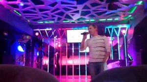 Макс Фадеев (Басюл) - танцы на стеклах (cover)