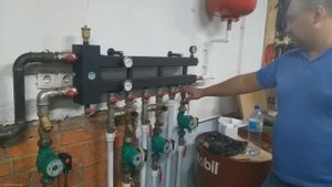 Монтаж отопления в автосервисе площадью 500 м.кв. Котёл работает на отработаном масле.