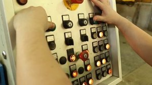 Процесс изготовления несъемной опалубки [Стройплощадка]