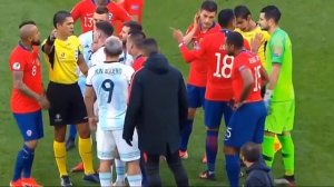 Месси получил Красную карточку