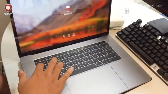 Macbook Pro 2017 Touchbar 15 inh Review смотреть онлайн