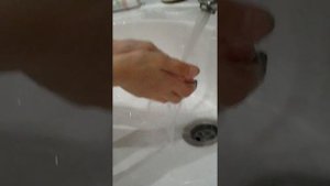 Как  отмыть руку  от  фломастера