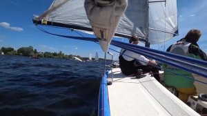 Перевернулась парусная яхта ЭмКа