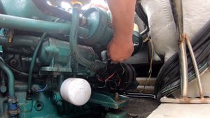 VOLVO PENTA AD31 Замена антифриза.