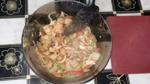 Салат кальмар с овощами и грибами.Просто и быстро!