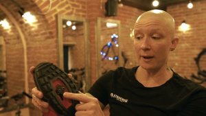 Чем отличается педалирование в велотуфлях от педалирования в обычных кроссовках?