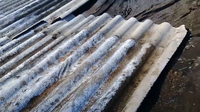 Кроем крышу дровеника старым шифером. смотреть онлайн