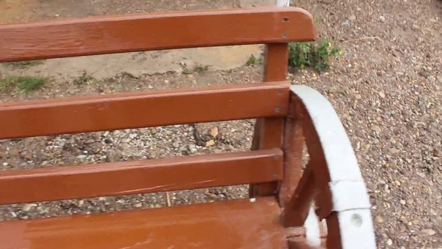 Скамейка из деревянных колес смотреть онлайн