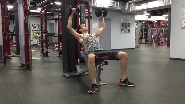 Упражнения для рук с гантелями / Упражнение на руки и плечи смотреть онлайн