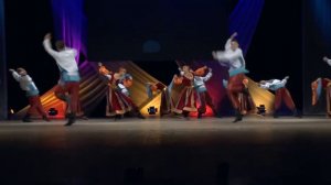 "Ой, вы, цыгане..." танец Некрасовских казаков, исполняет выпускная группа (фрагмент)