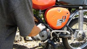 Simson S51 Moped geht  aus