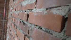 Как установить маяки на стену с помощью лазерного уровня.