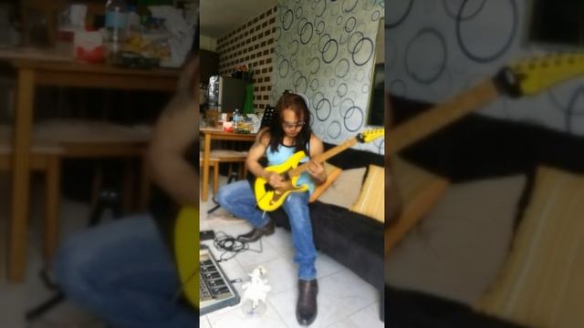 prakticing my own yellow RG series IBANEZ guitar with di marzio pick up смотреть онлайн
