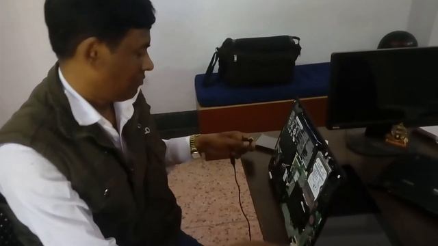 How to switch on Lenovo Yoga 500 laptop ? Experience the best service of Lenovo. смотреть онлайн