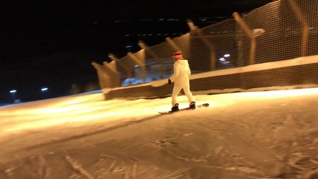 SNOWBOARDING IN KALUGA | СОЛНЫШКО НА СНОУБОРДЕ + ПЕРЕКАНТОВКА смотреть онлайн