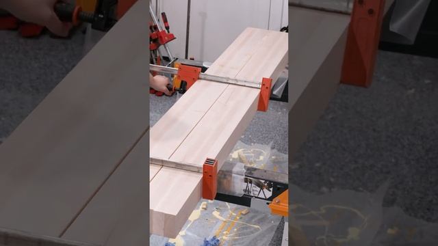 This heavy workbench top caused me lots of problems despite how simple it looks in a 1-minute video