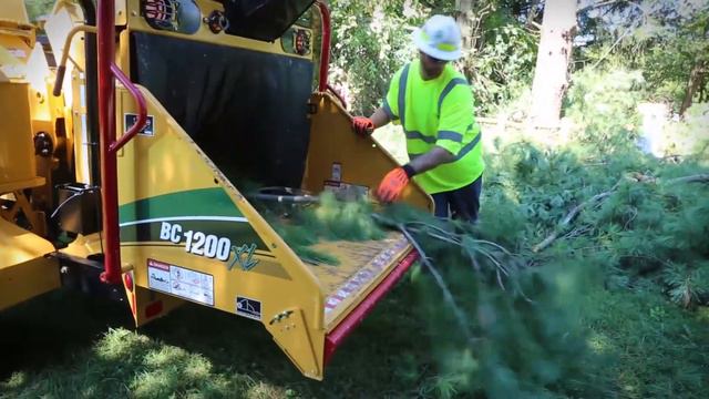 BC1200XL Gas Brush Chipper | Vermeer Tree Care Equipment смотреть онлайн