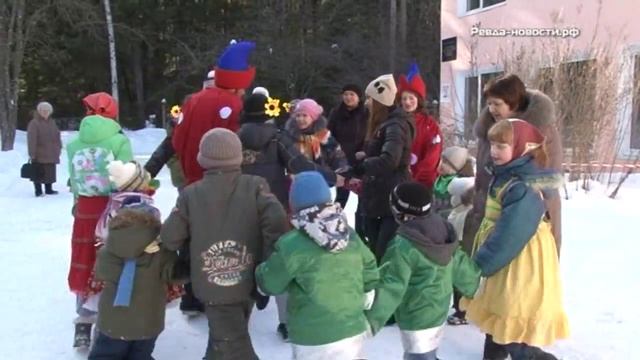 Волонтеры Ревды устроили Масленицу для детей из реабилитационного центра смотреть онлайн