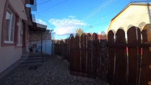 Что стало с деревянным забором и столбами из дикого камня спустя год ? Ответ подписчикам .